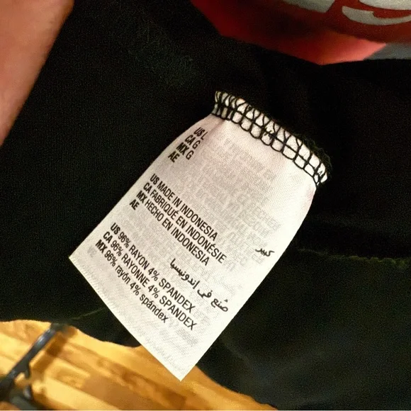 Shamrock print blouse - new,no tags - Picture 6 of 6